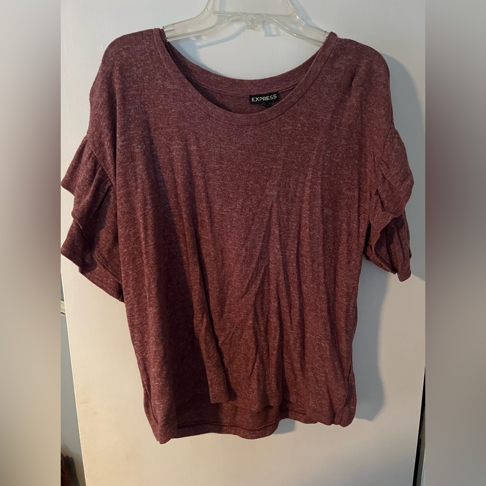 Short ruffle sleeve top